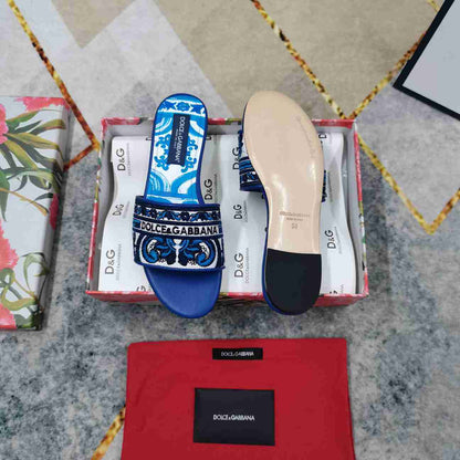 G D Slippers Woman
