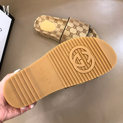 GU Slippers   Man