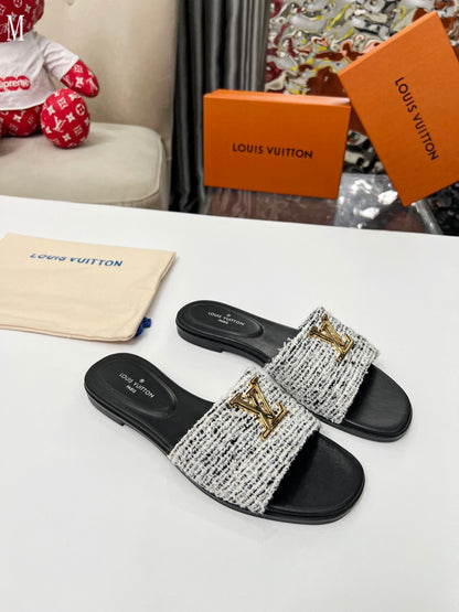 LU  Slippers  2 Color's Woman 42