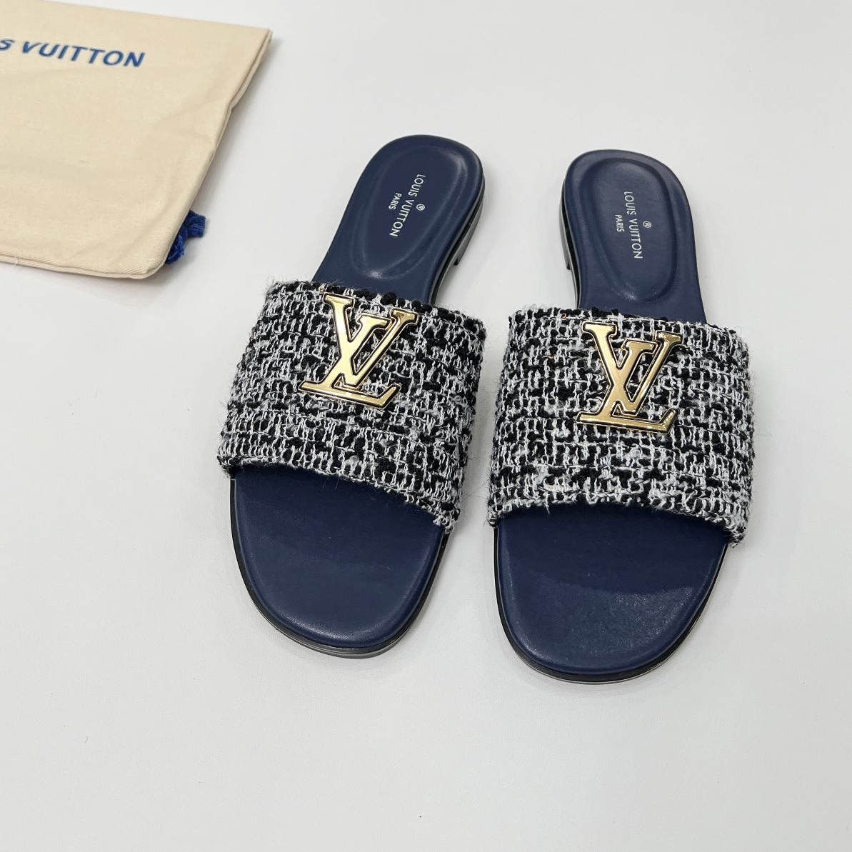 LU  Slippers  2 Color's Woman 42