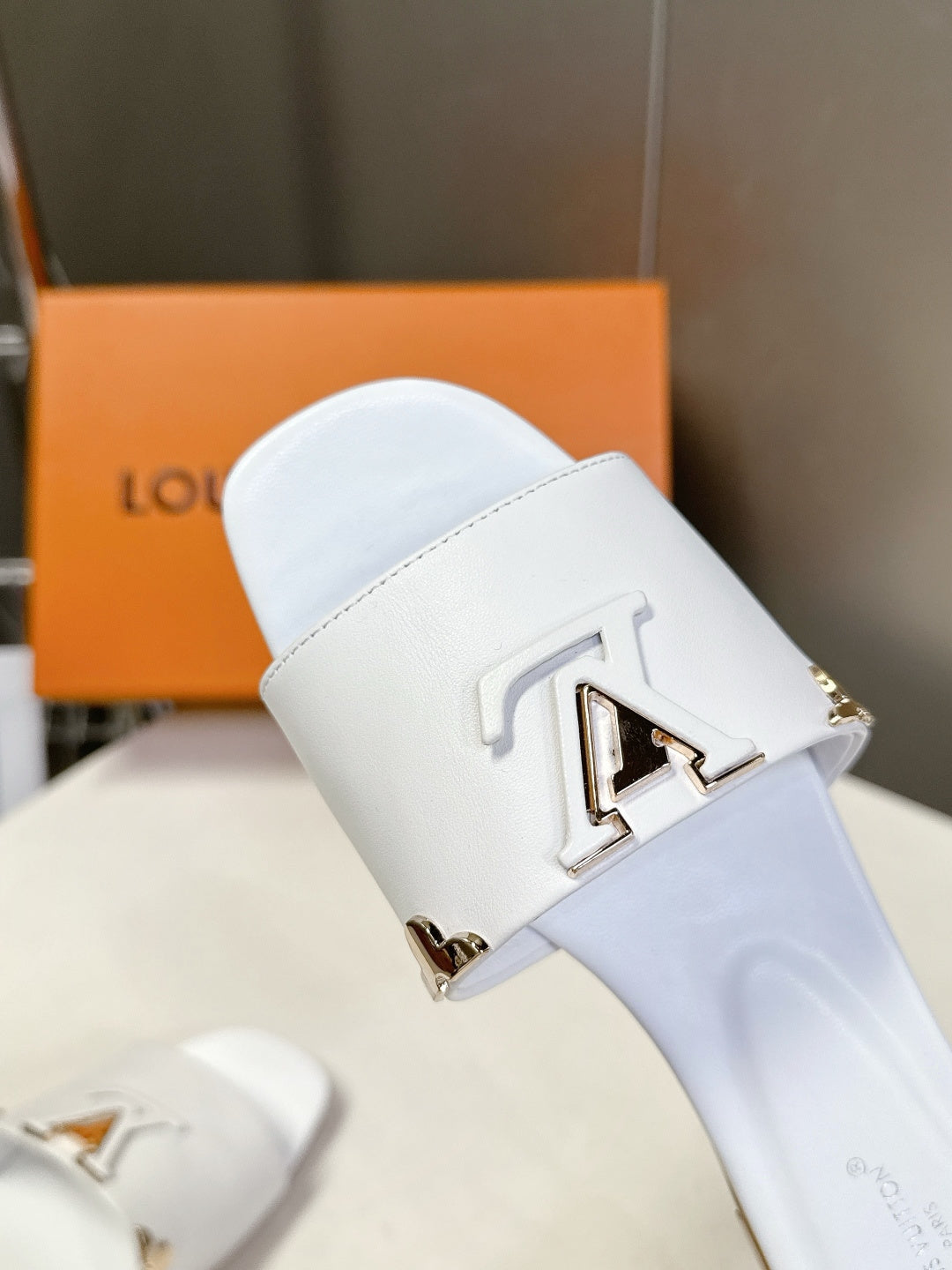 LU  slippers sandals  Woman 2 Color's