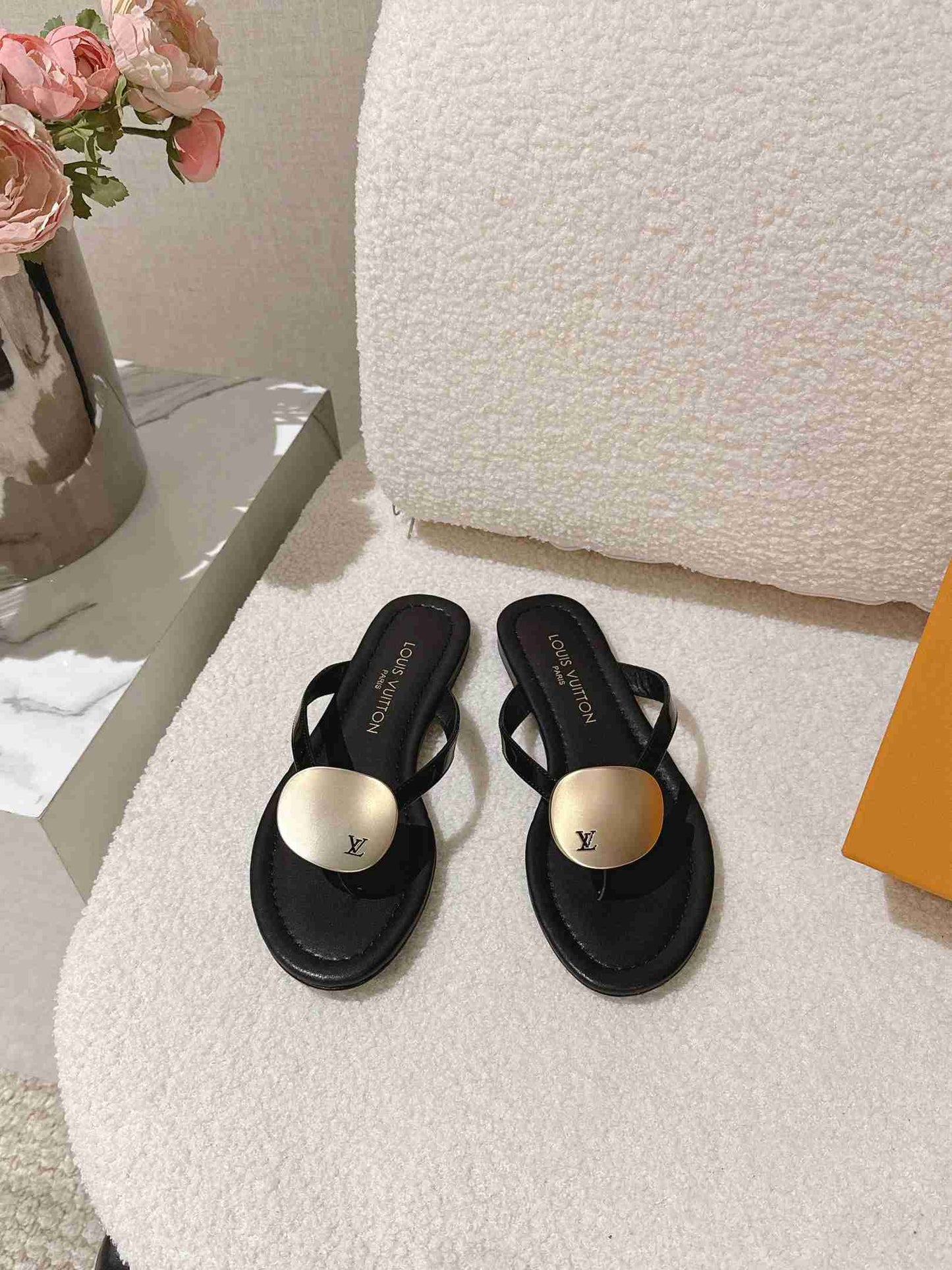 LU Slippers  Sandals  Woman
