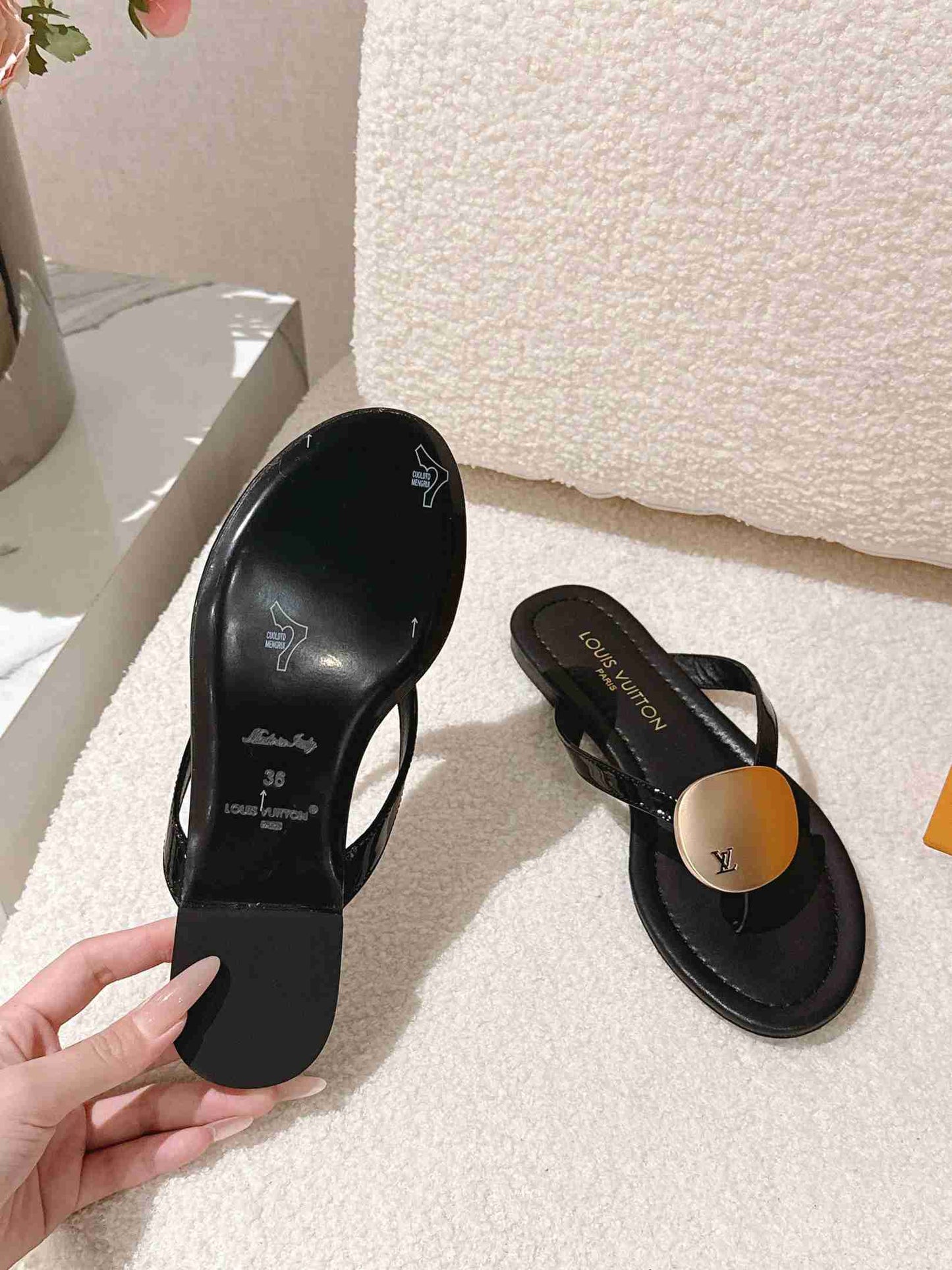 LU Slippers  Sandals  Woman
