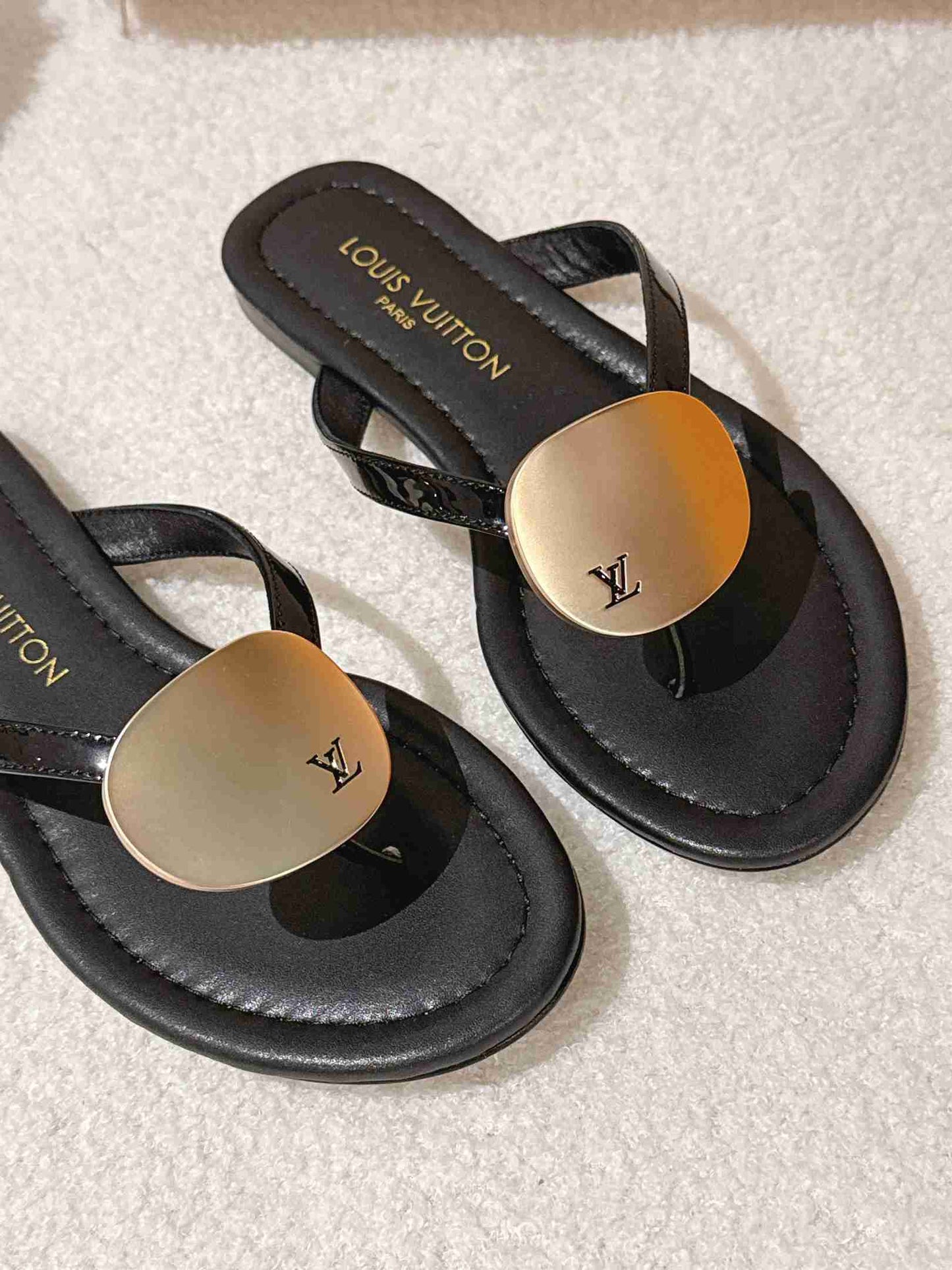 LU Slippers  Sandals  Woman