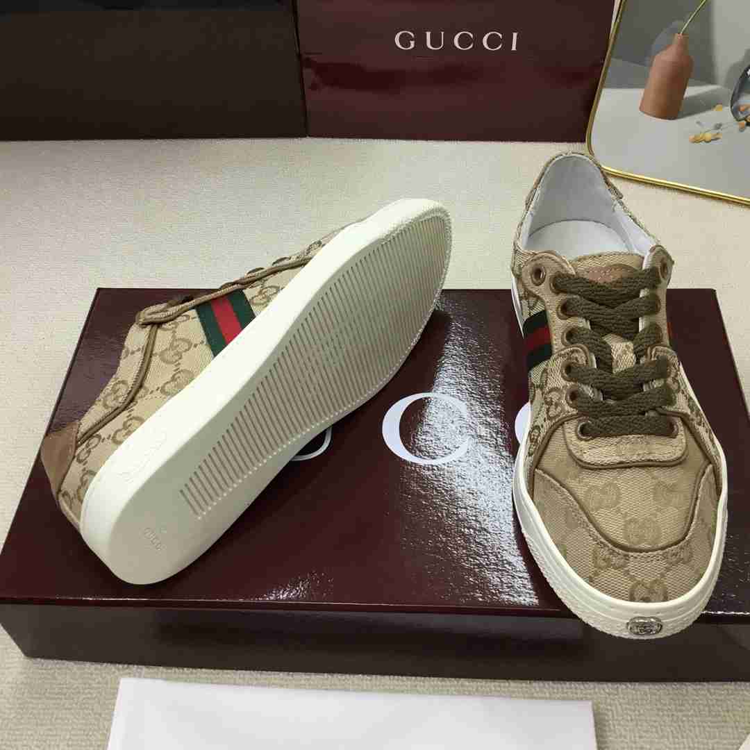 GU Sneakers Unisex