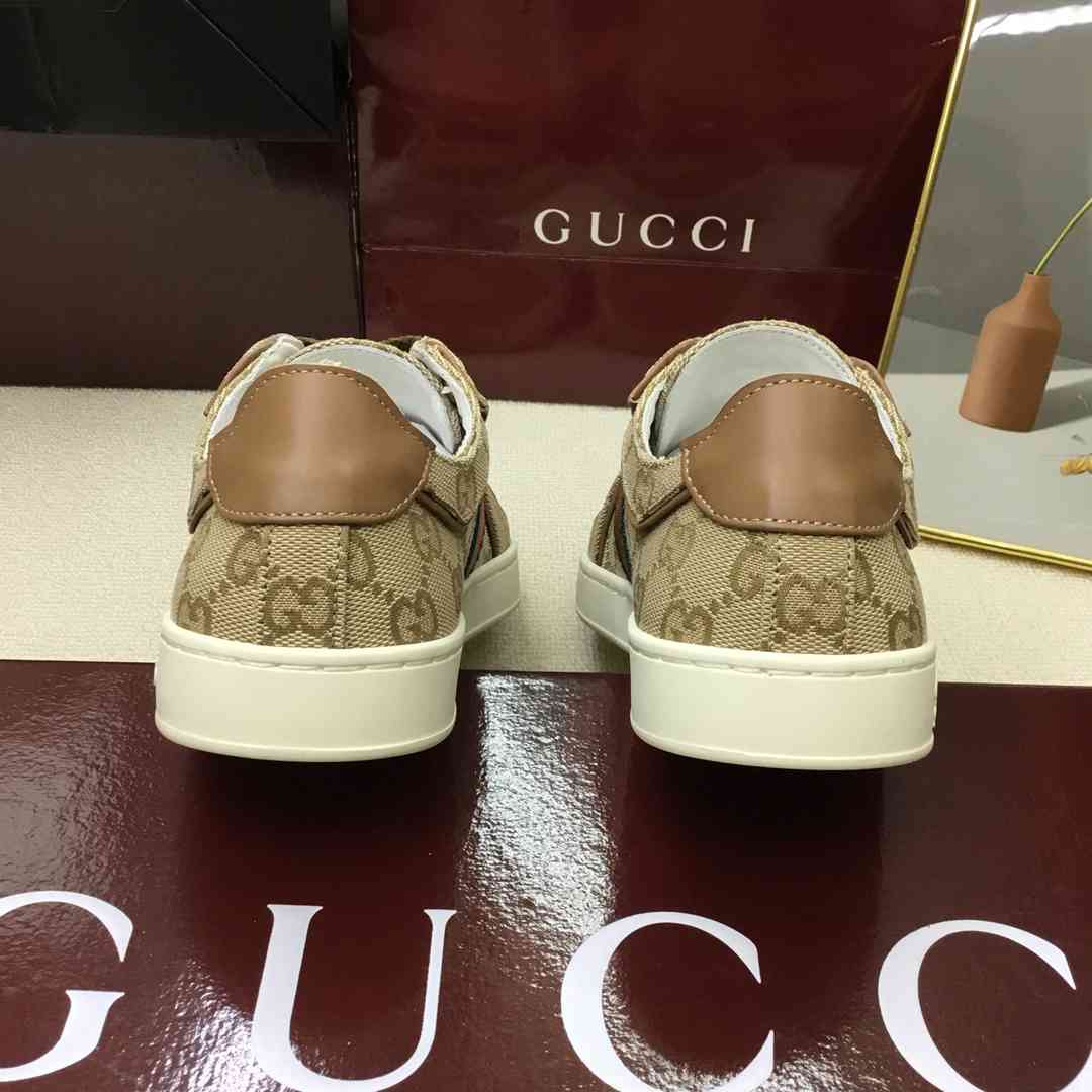 GU Sneakers Unisex