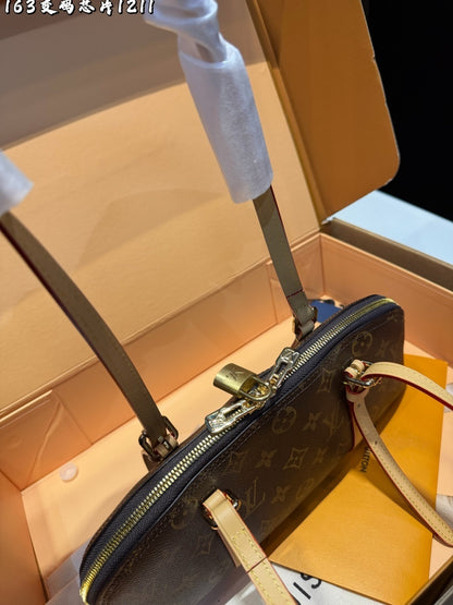 LU Bag  27 cm