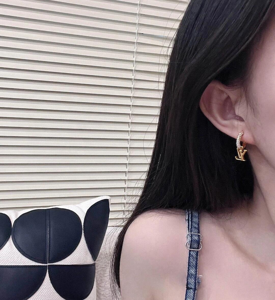 LU Fashion earrings  SALE-min order required