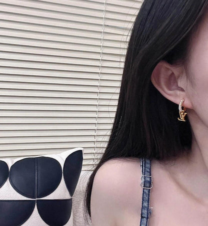 LU Fashion earrings  SALE-min order required