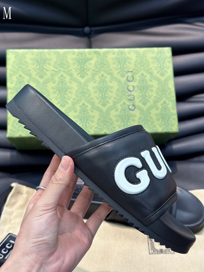 GU Slippers   Man