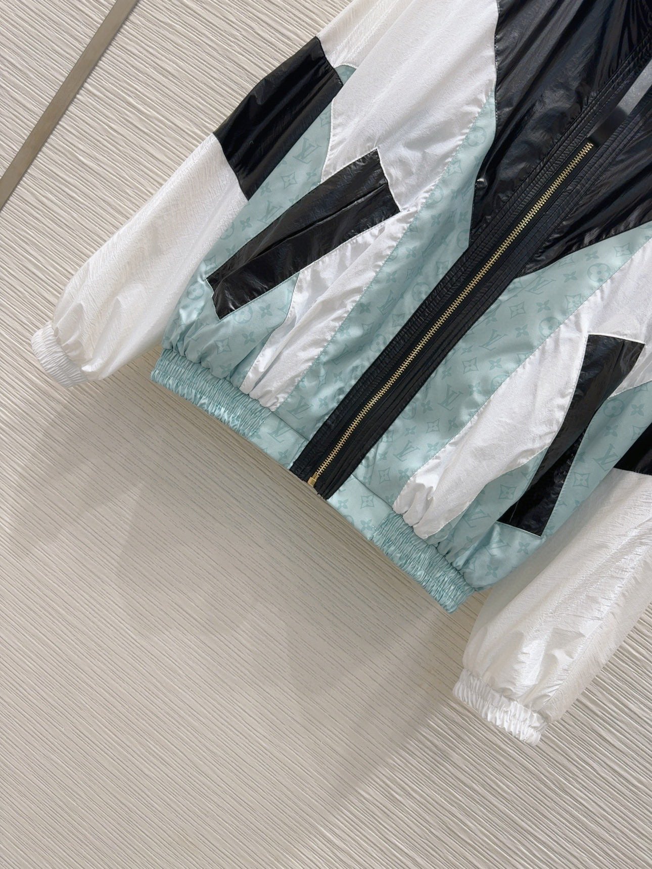 LU Sport Suits