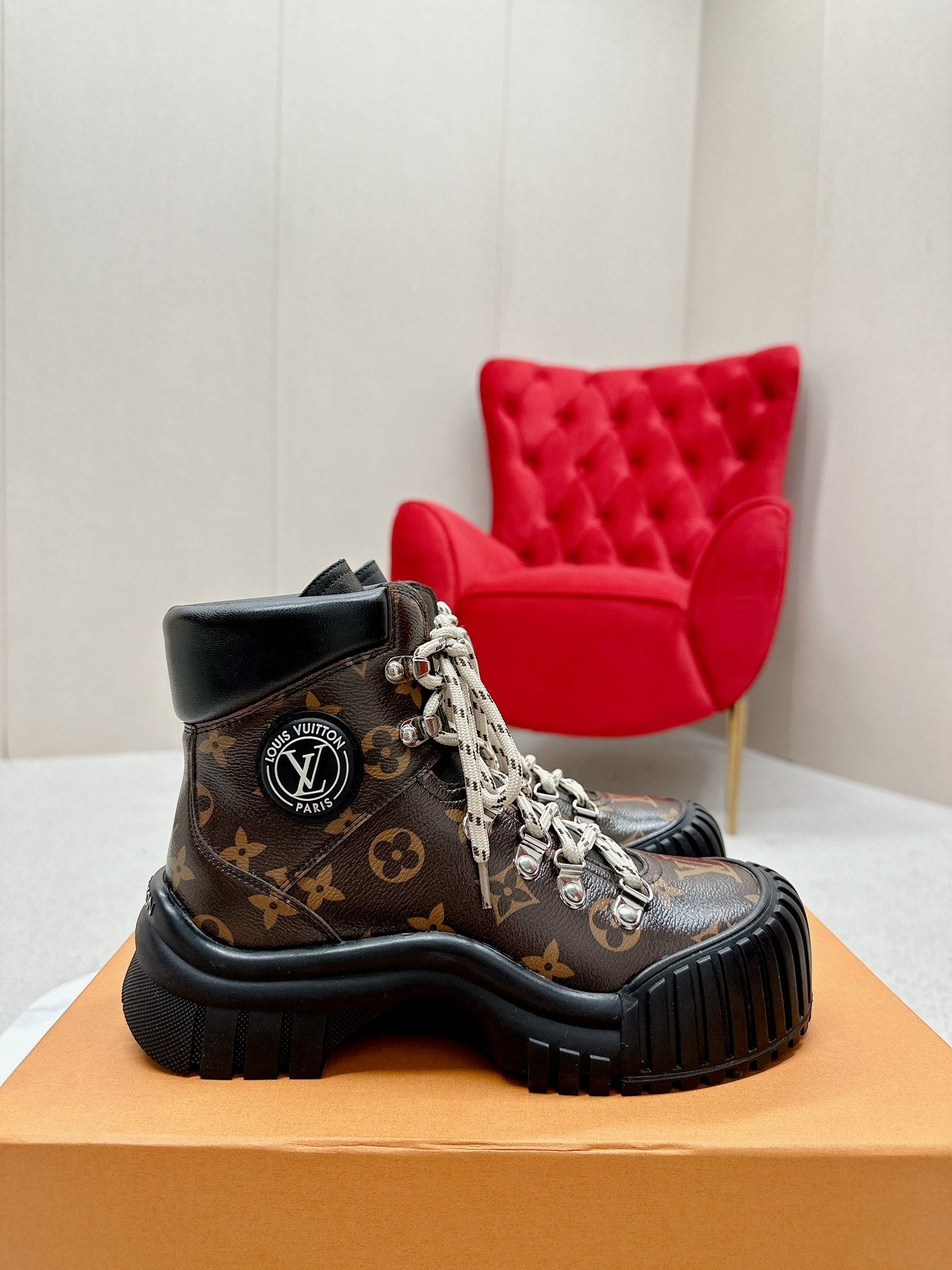 LU Boots Woman