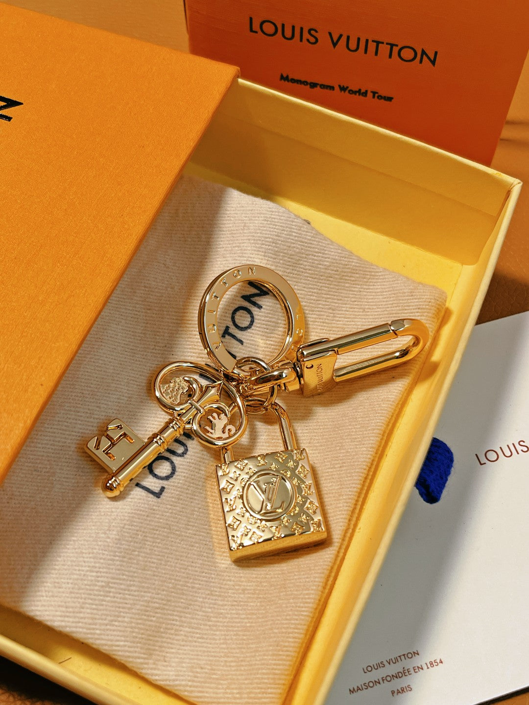 LU Key charm SALE-min order required
