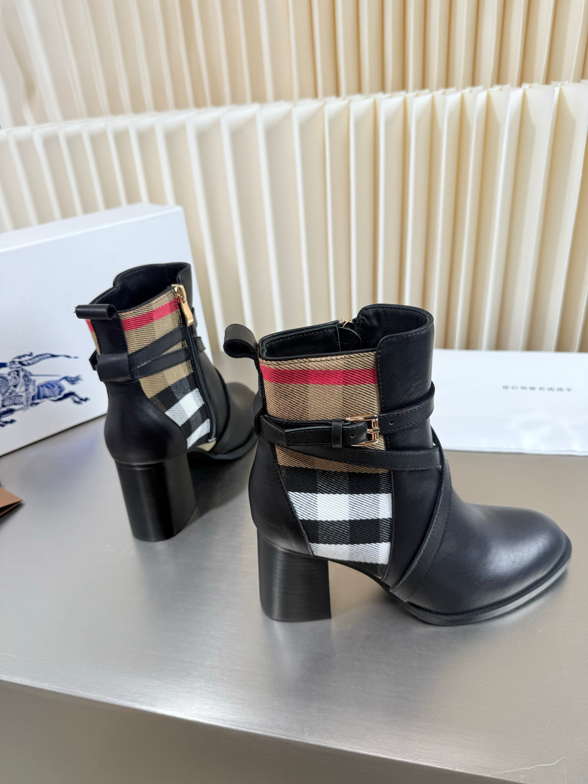 BURBBER Boots woman