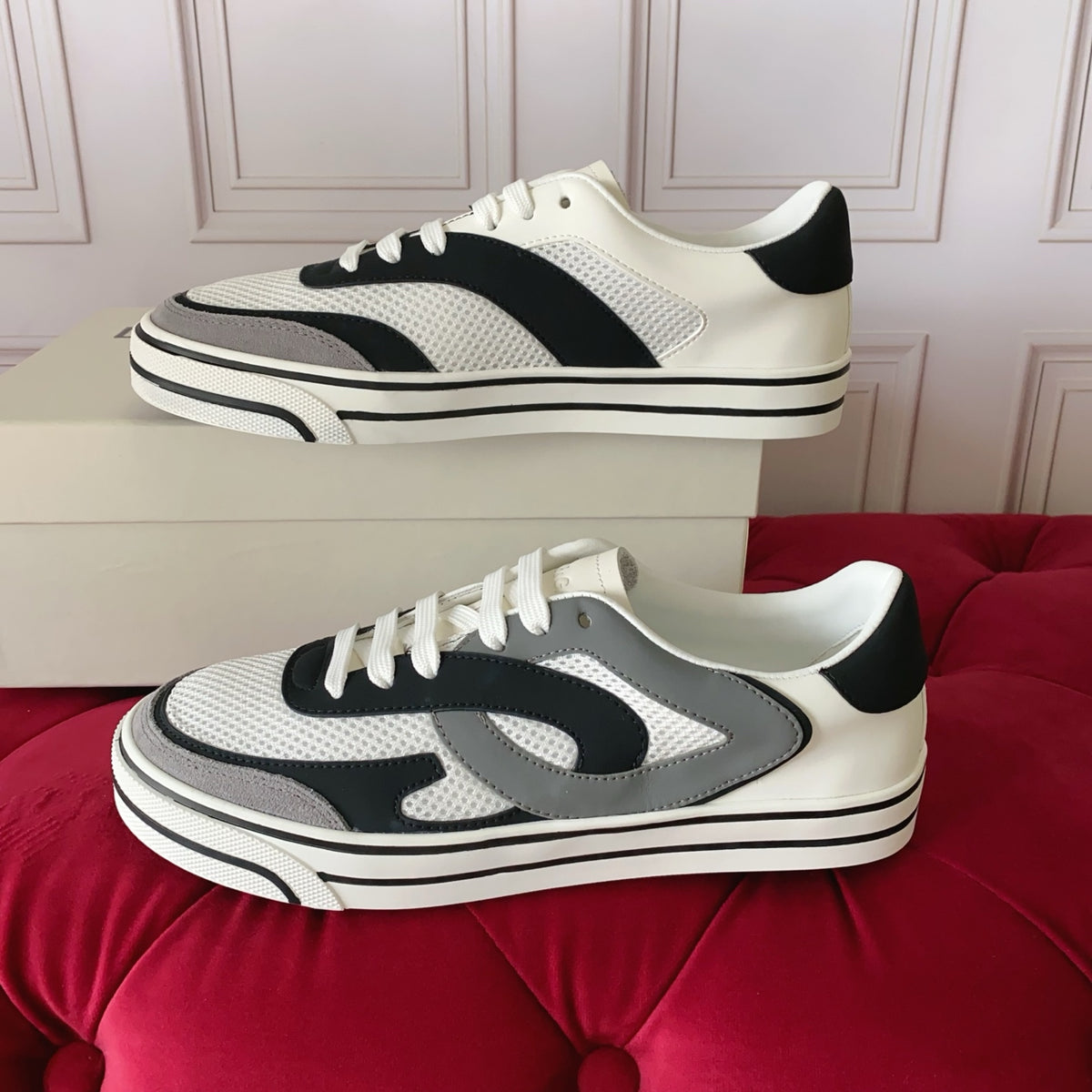 G D Sneakers
