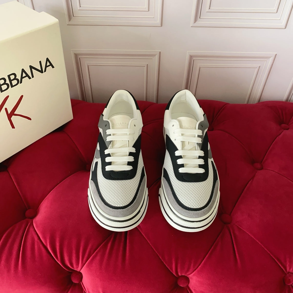 G D Sneakers