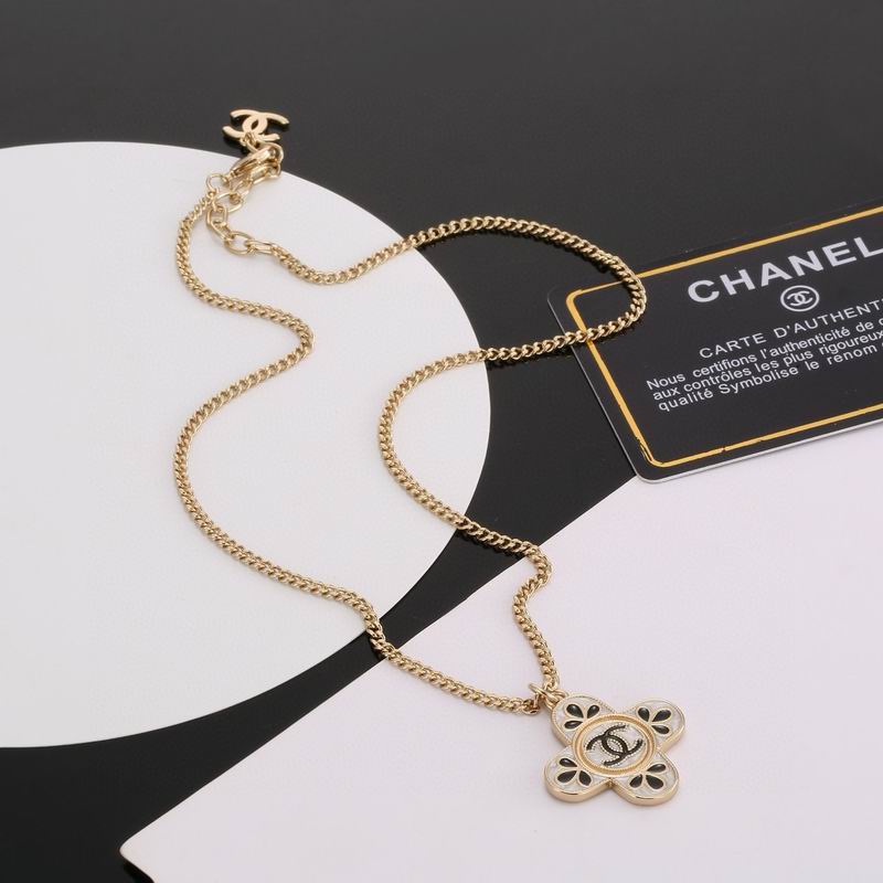 CHL Fashion Necklace