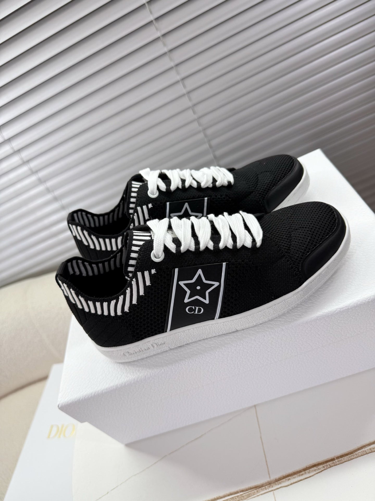 CHD Sneakers 2 Color's