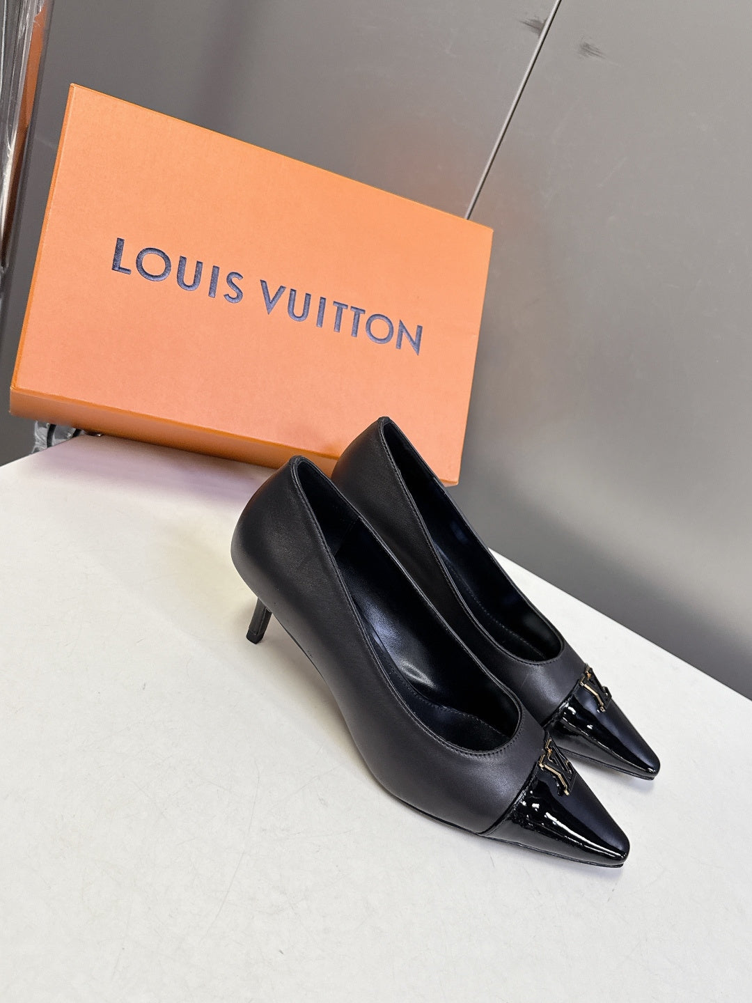 LU  shoes  Woman 2 Color 's  Heels