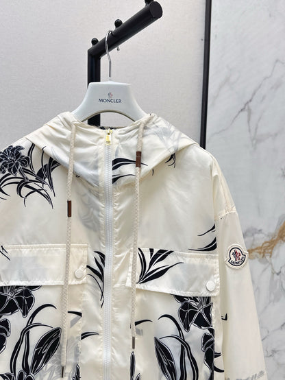 MONCRL Raincoat Hoodie Jacket Woman