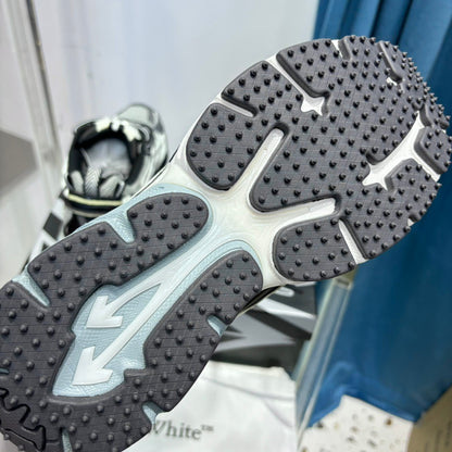 OFF WITE Sneakers  Runner Shark breeder 46