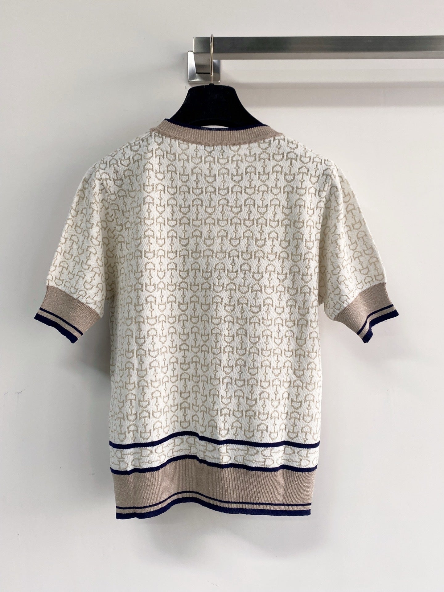 CV Woman Sweater   GQ