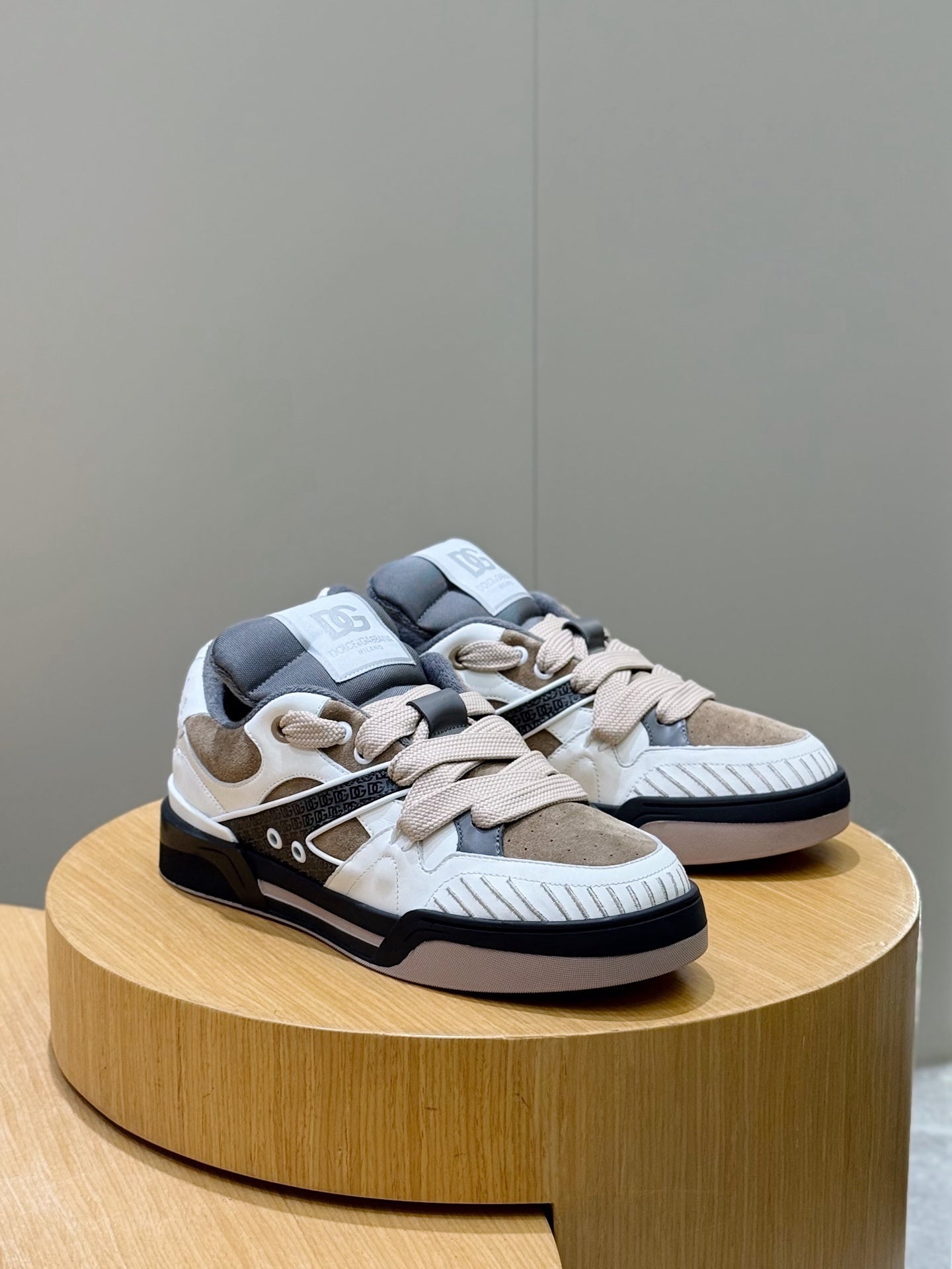 G D Sneakers 2 Color's Trainers