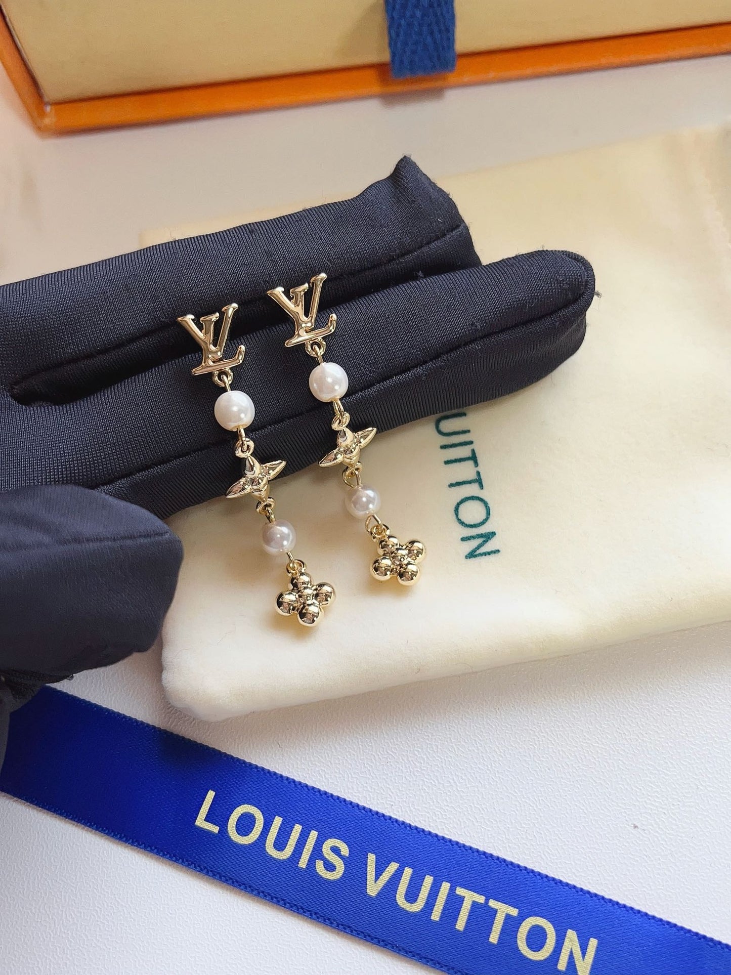 LU Fashion earrings  SALE-min order required