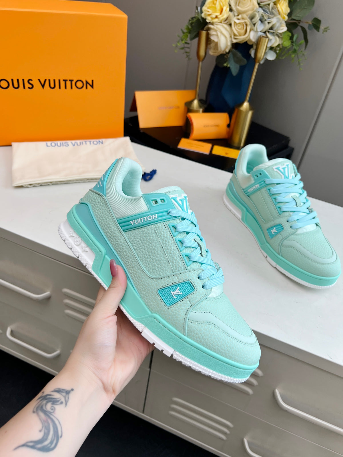 LU Woman  Sneakers