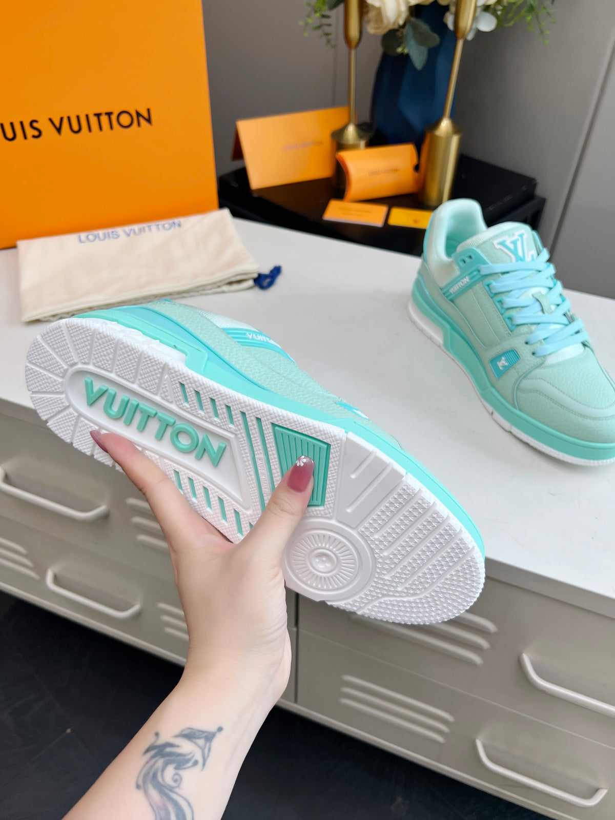 LU Woman  Sneakers