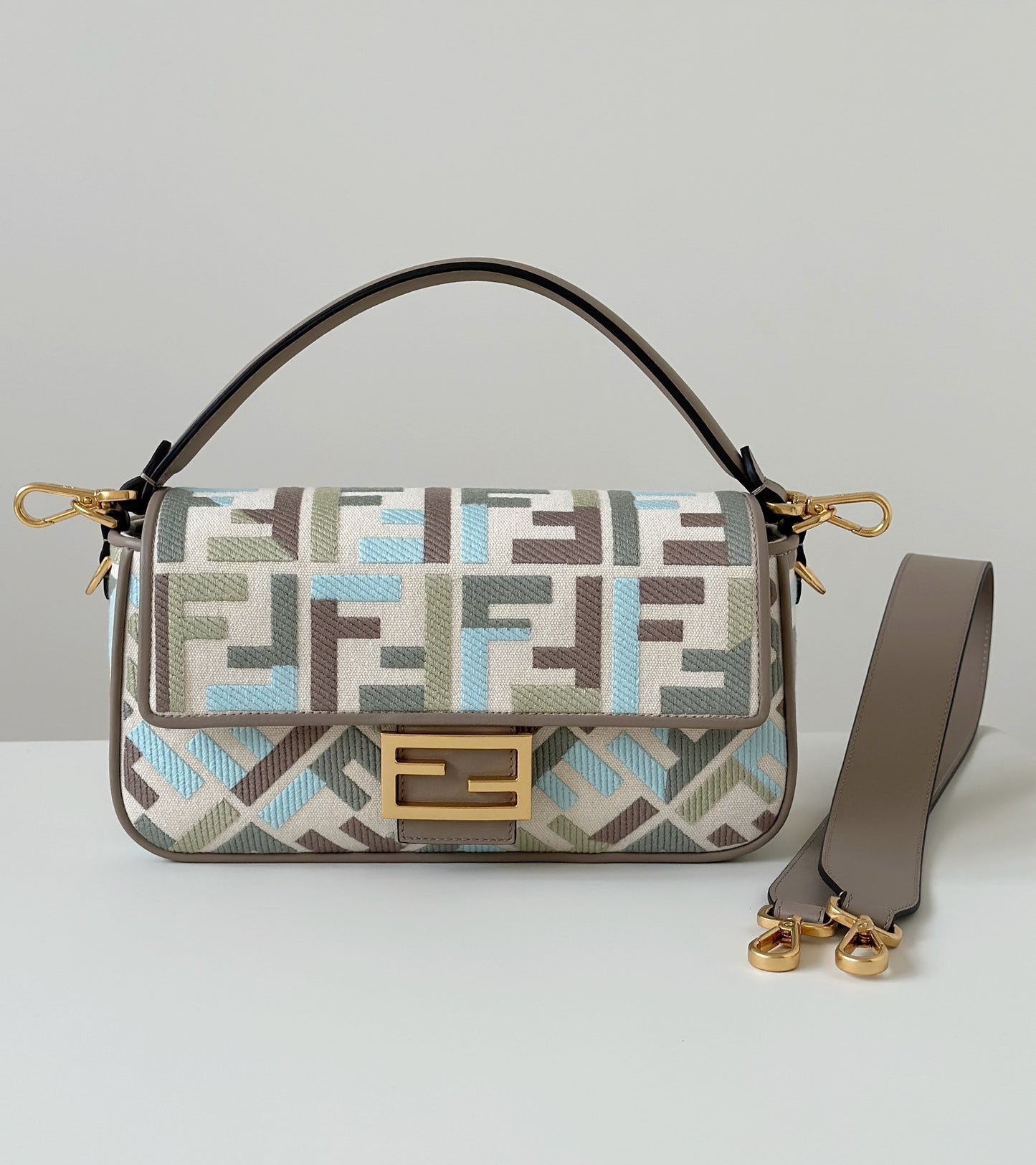 FEN Bag  2 Color's & Size 's