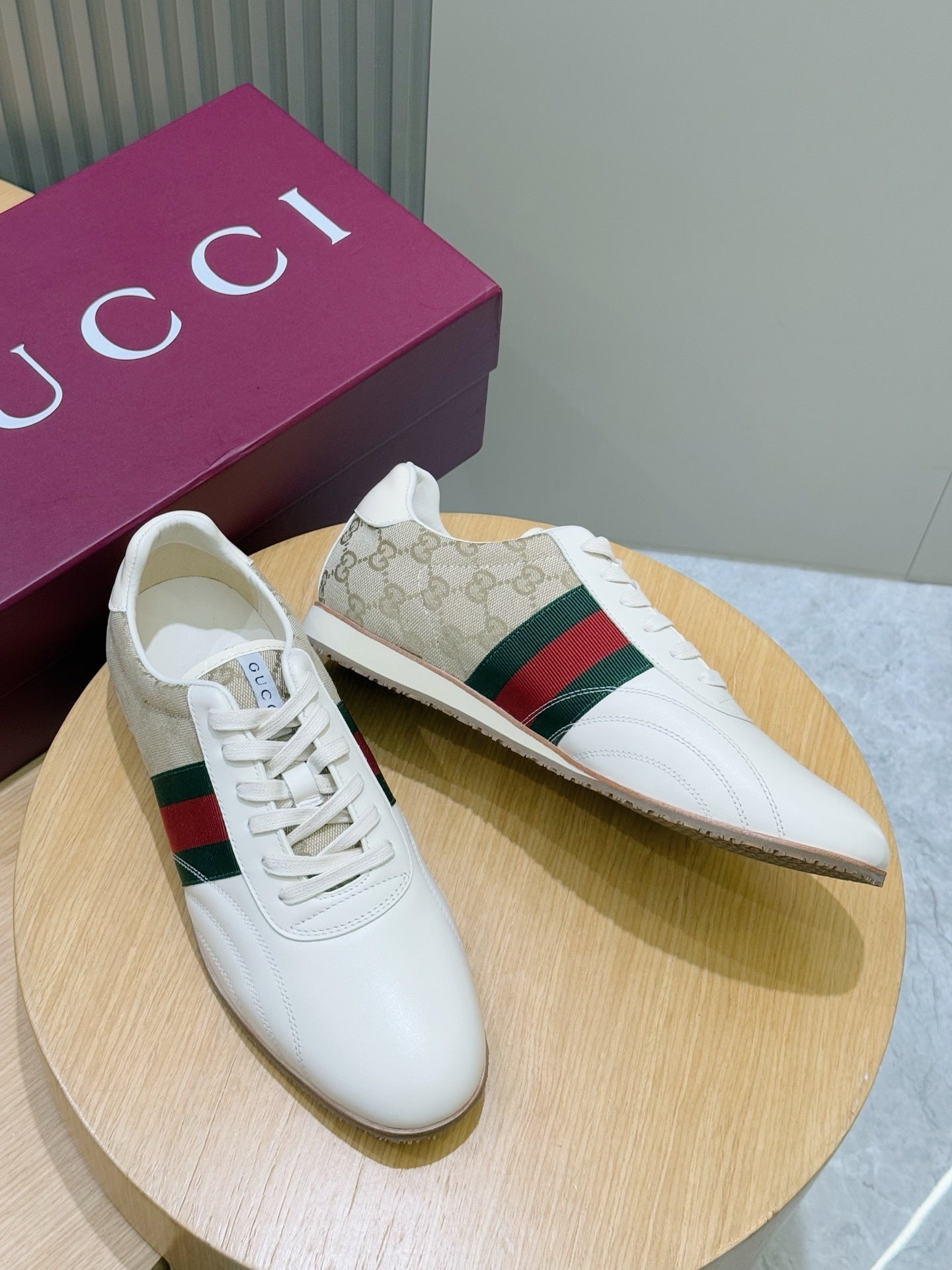 GU runner  Sneakers 2 Color's
