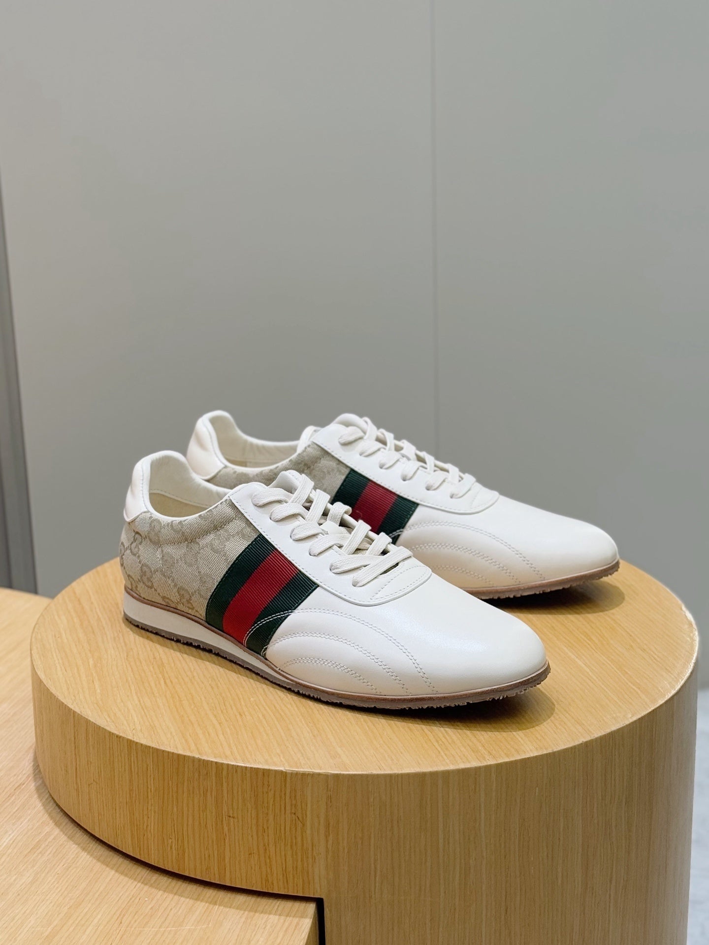 GU runner  Sneakers 2 Color's