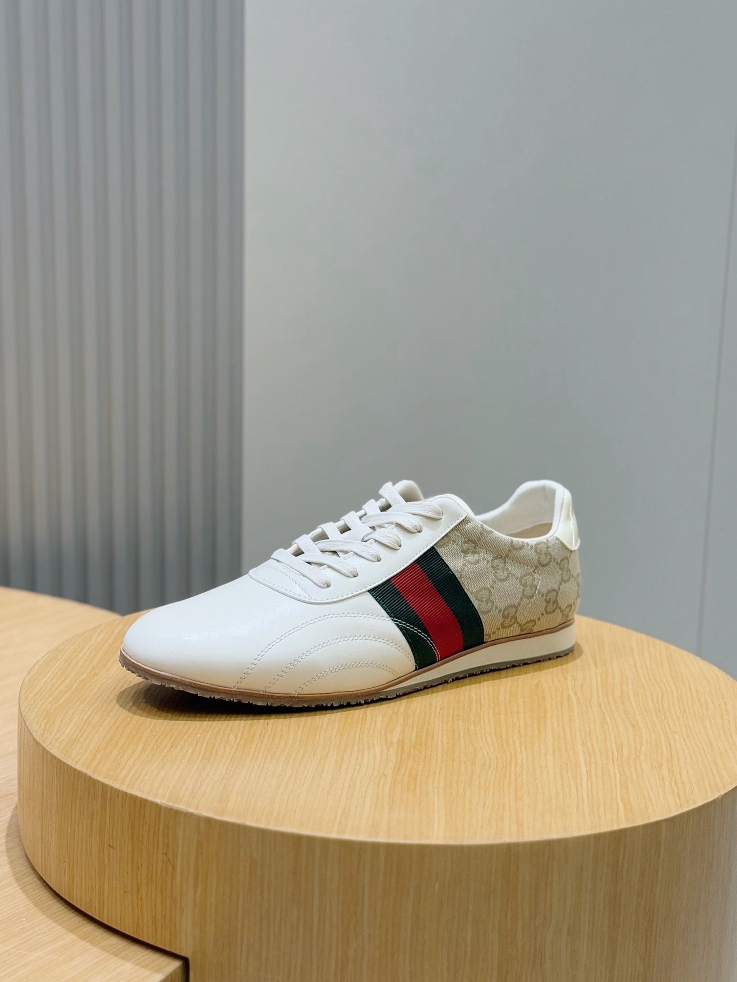 GU runner  Sneakers 2 Color's