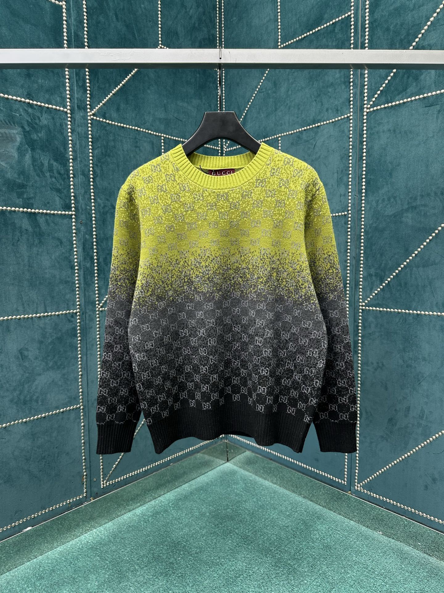 GU Multi color Sweater Man