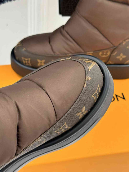 LU Nylon vs UGG Boots 2 Color's 42