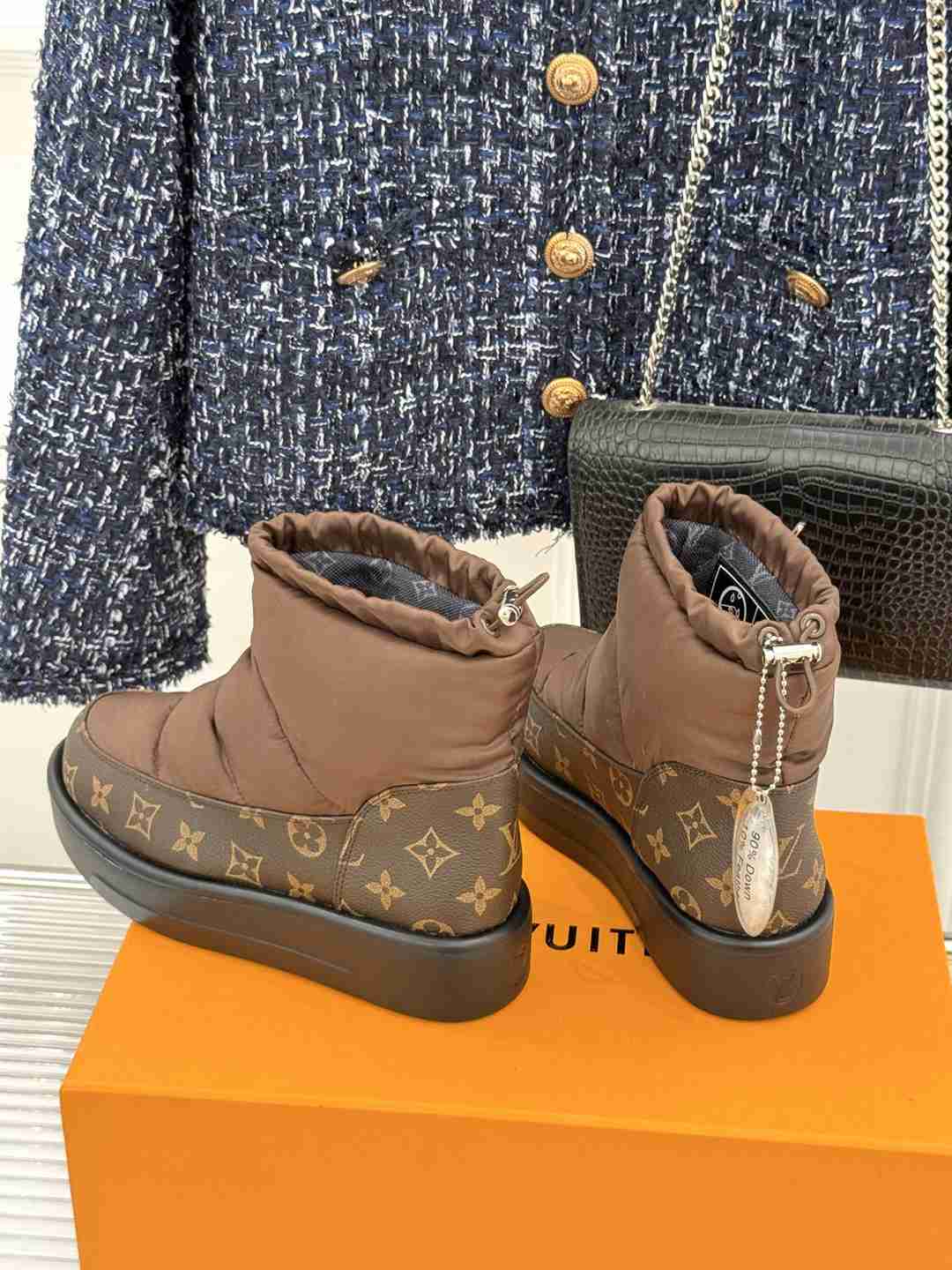 LU Nylon vs UGG Boots 2 Color's 42