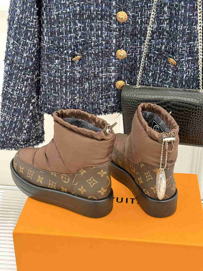 LU Nylon vs UGG Boots 2 Color's 42