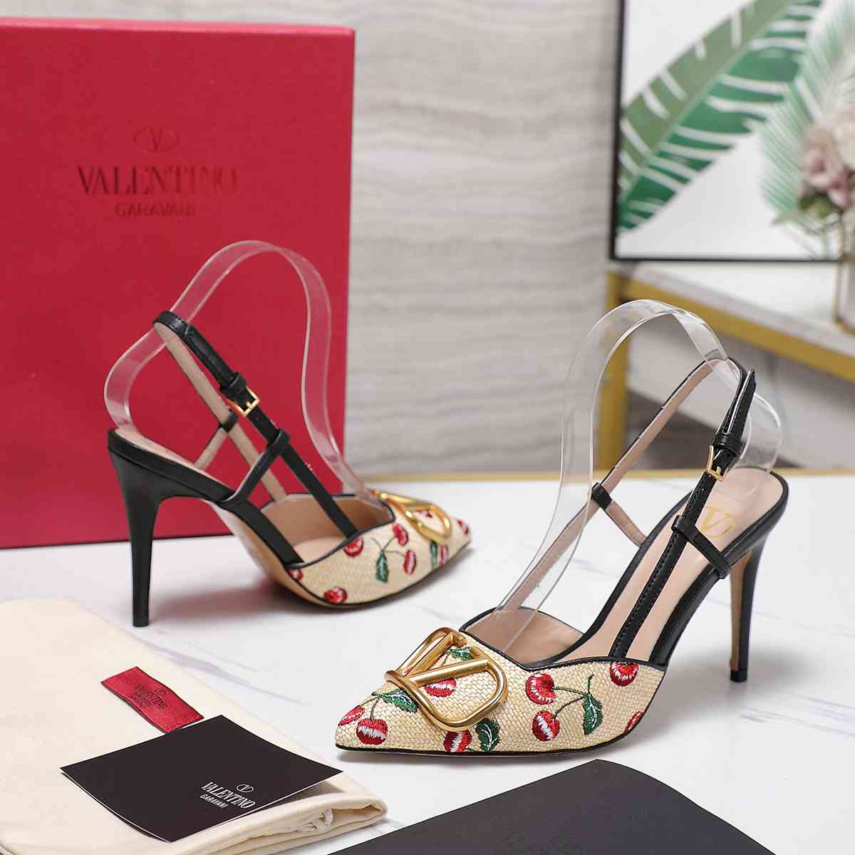 GU Shoes  Woman 2 Color's 42