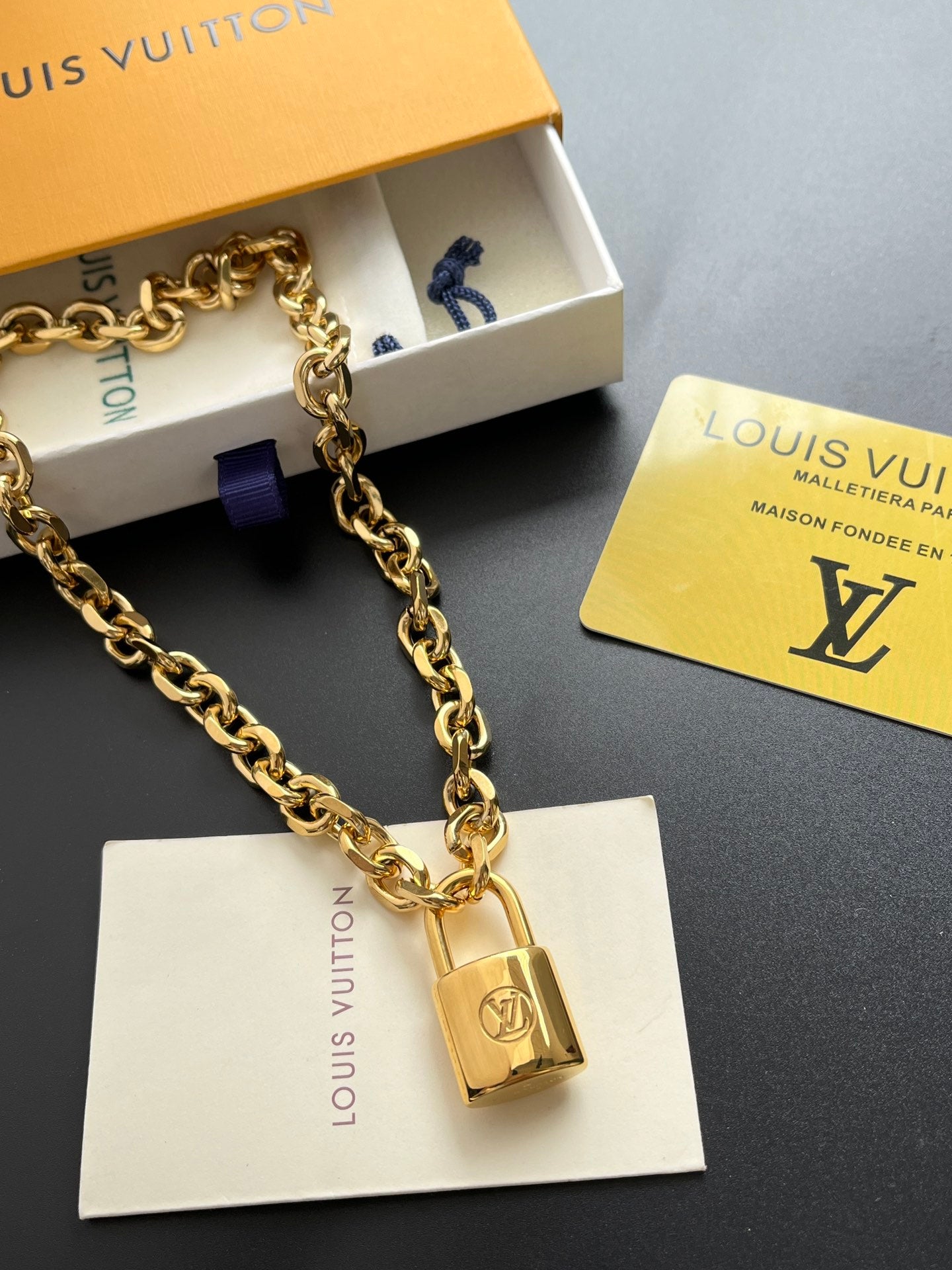 LU Fashion Necklace  SALE-min order required