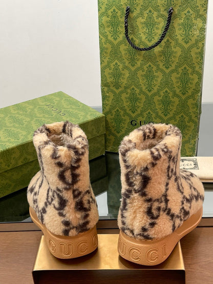 GU vs UGG  Woman Boots 42