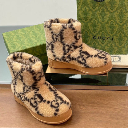 GU vs UGG  Woman Boots 42