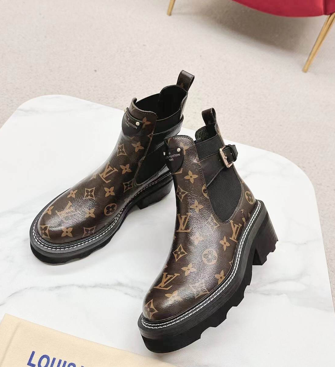 LU Boots Woman