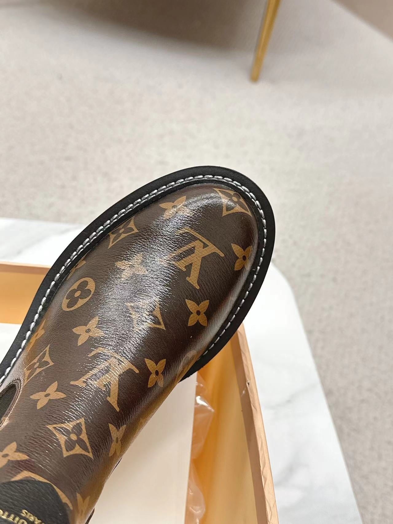 LU Boots Woman