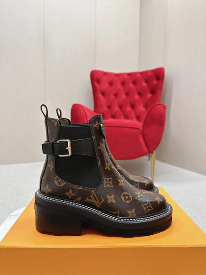 LU Boots Woman