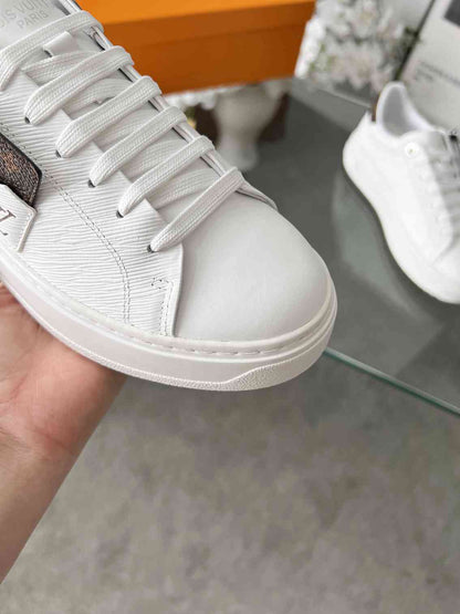 LU Sneakers Woman trainers 2 Color's