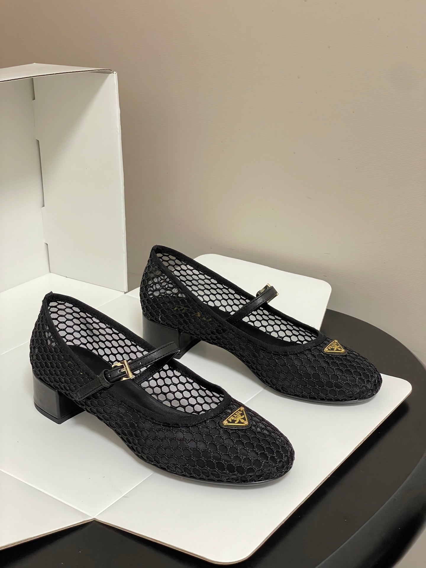 PRD Shoes  Woman 2 Color's