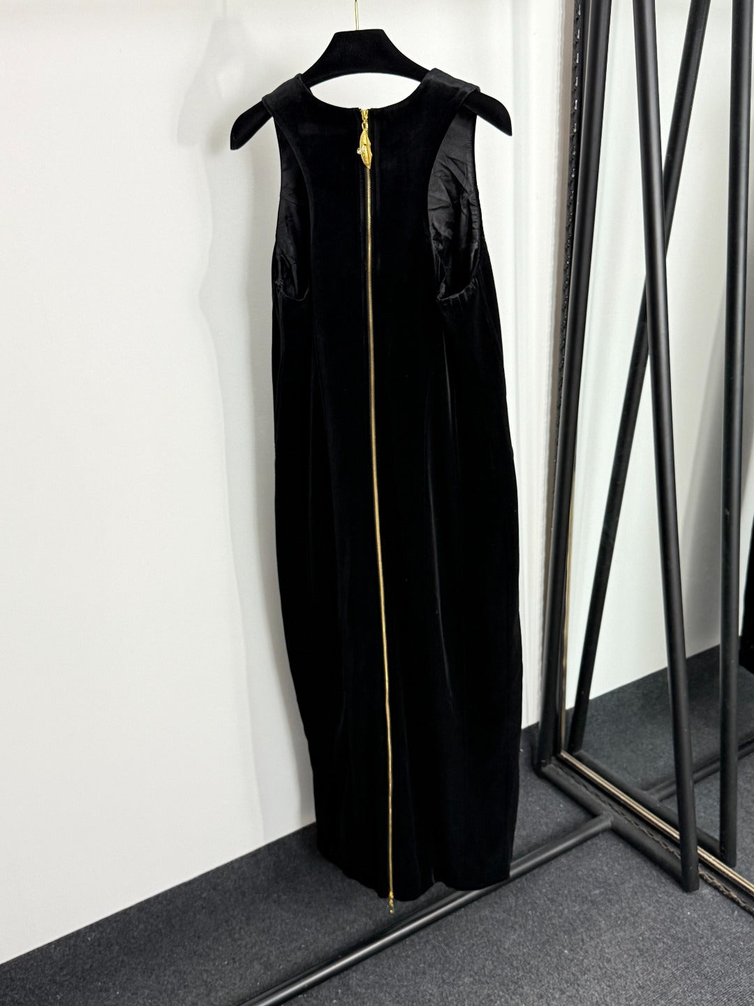 SCHIA PARELLI  Keyhole Column dress limited