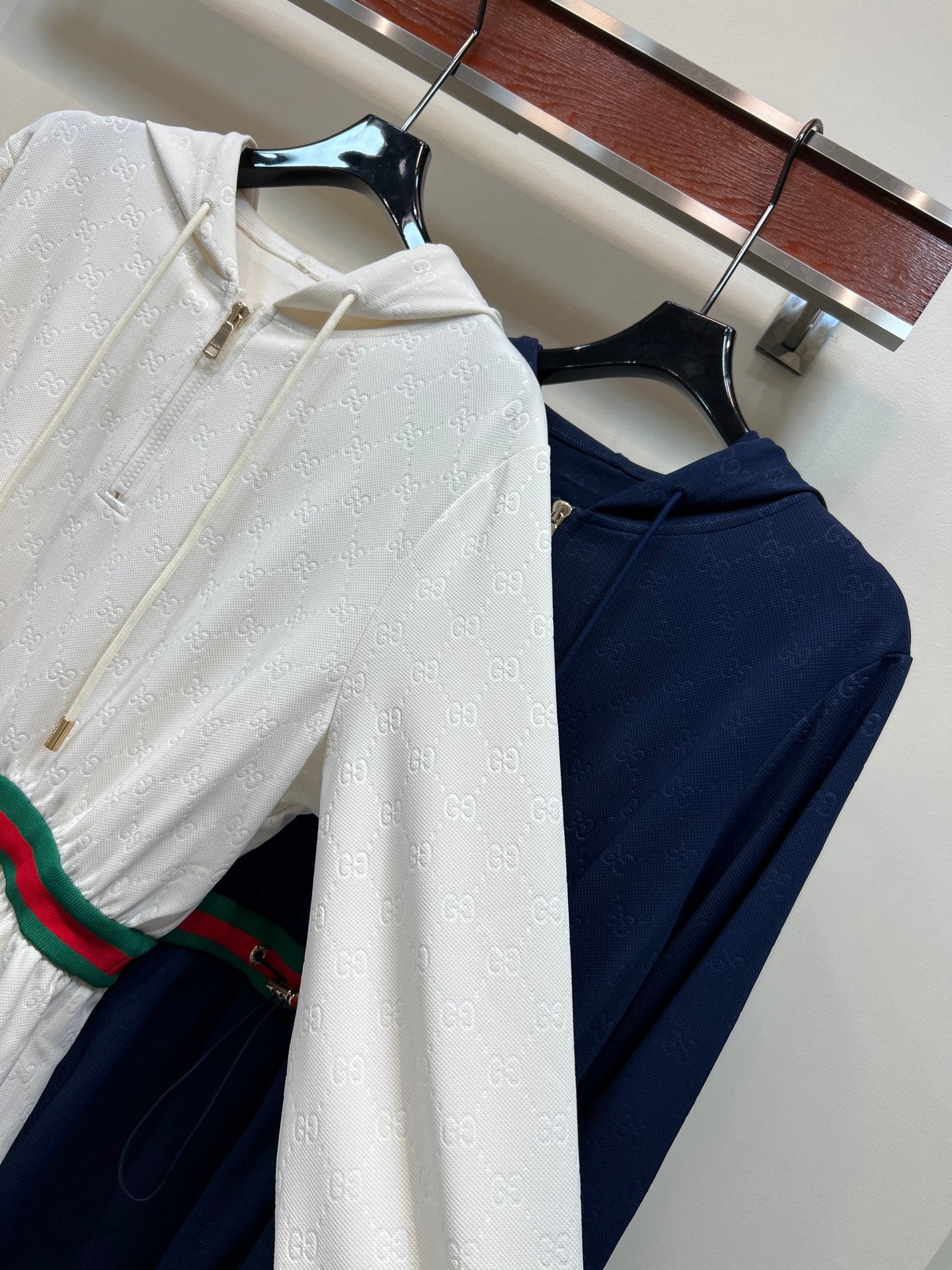 GU  Dress Sport Hoodie  2 Color 's Limited