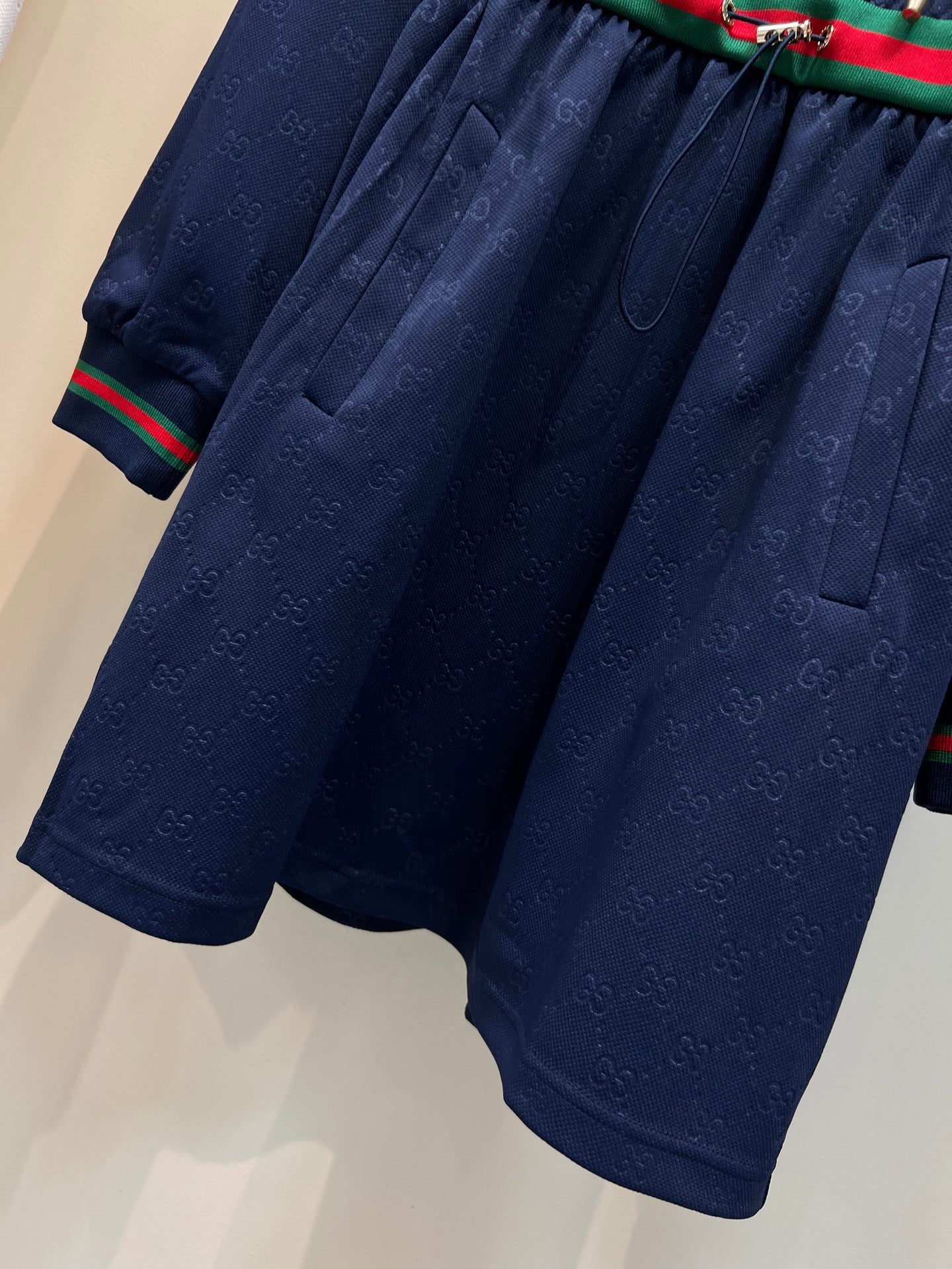 GU  Dress Sport Hoodie  2 Color 's Limited